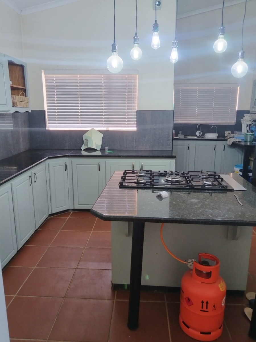 5 Bedroom Property for Sale in Schoemansville North West